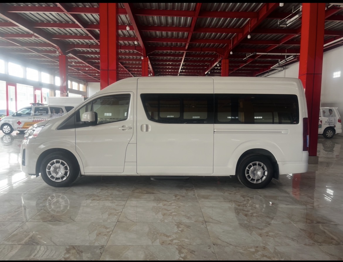 Toyota Hiace Premio